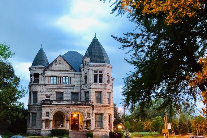 2-hr Day or Night PRIVATE Haunted Old Louisville Walk (1-15 pp) - Key Points