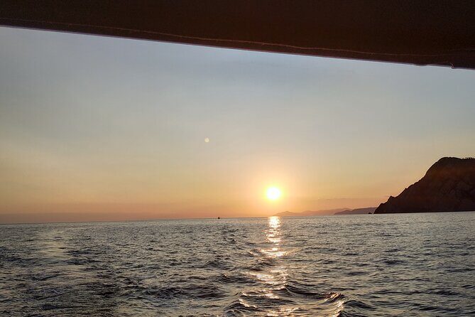 2 Hr Shared Cinque Terre Sunset Cruise with Swim Stop {wine inc!} - Key Points