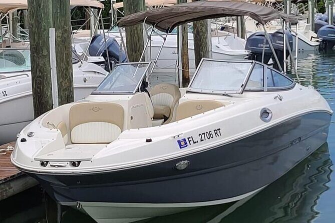 24 Ft Miami Bay: Private Boat, Gas Included , 8 people, Captained - Why This Private Boat Rental is Worth Considering