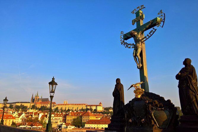 2:5-Hour Walking Tour of Old Town Prague with Boat Ride - Why This Tour Stands Out