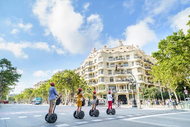 2,5h Gaudí's Works Segway Tour - An In-Depth Look at the Tour Experience