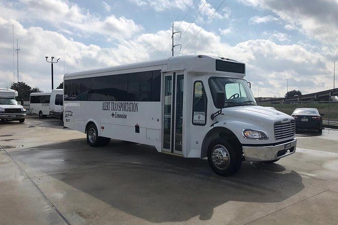 28 Passenger New Orleans Airport or Hotel Transfer - Key Points