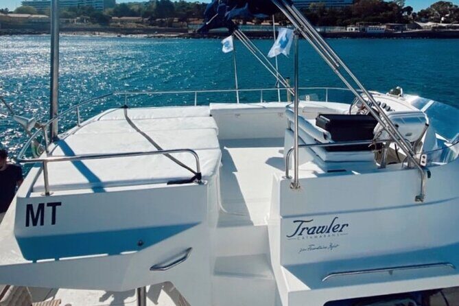 2H Lisbon Private Luxury Catamaran Tour with Welcome Drink - FAQ