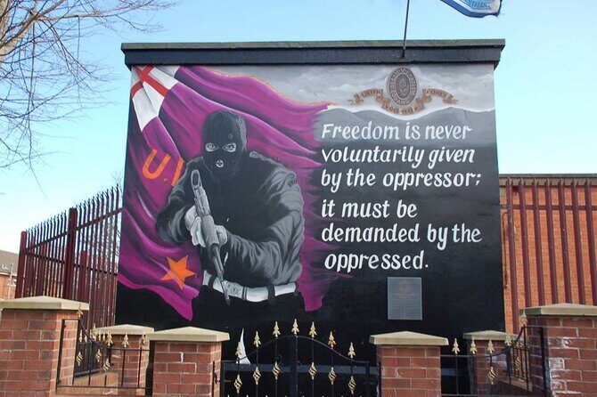 2hours Republican & Loyalist Mural Black Taxi Tour from Belfast - Wrapping It Up