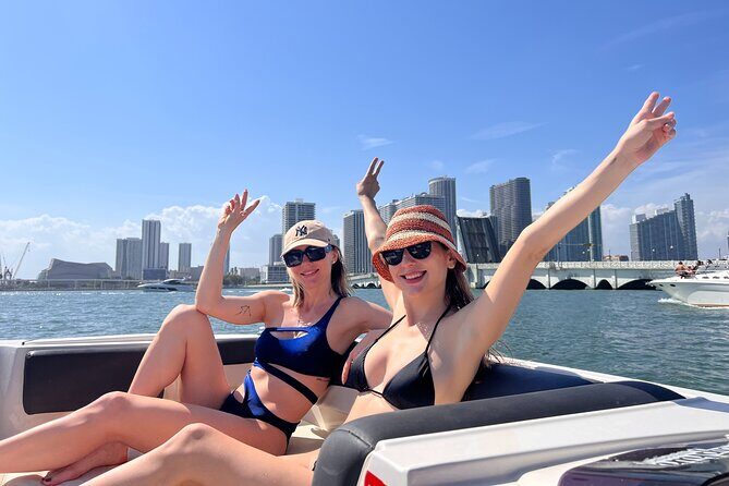 2Hr Private Boat Tour Miami Beach, Captain & Champagne, & Sandbar - Key Points