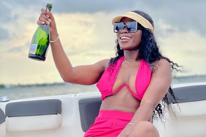 2Hr Private Boat Tour Miami Beach, Captain & Champagne, & Sandbar - Is This Tour Worth It?