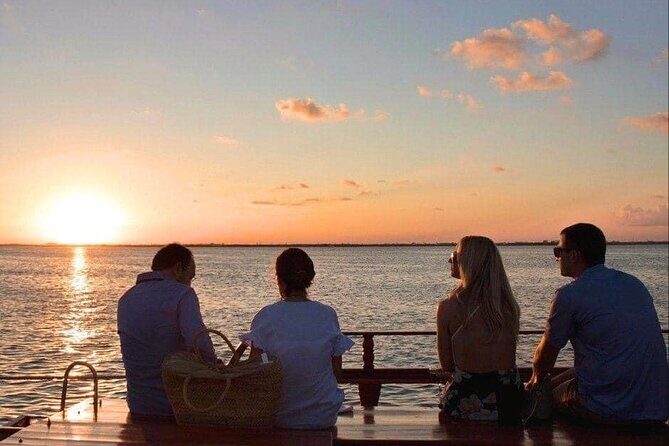 2x1 Romantic Columbus Dinner on the Lagoon aboard Spanish Galleon - Who Would Love This Experience?