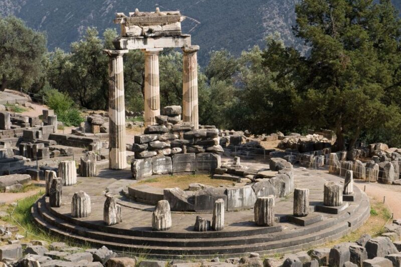 3-day classical Spanish guided tour in Peloponesse & Delphi - Key Points