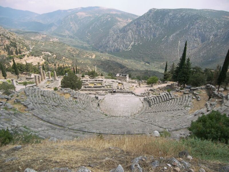 3-day classical Spanish guided tour in Peloponesse & Delphi - The Breakdown of the 3-Day Tour