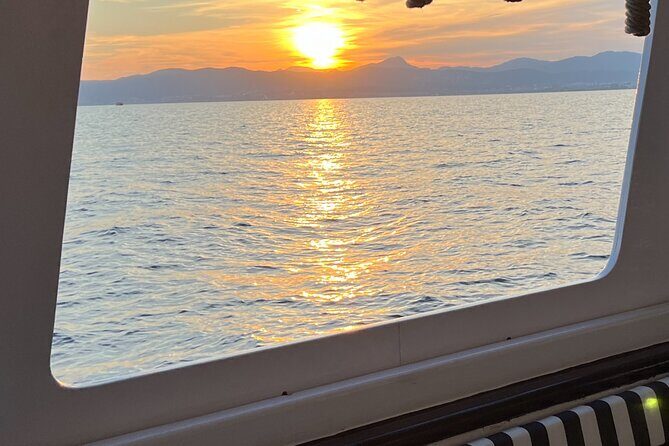 3-hour boat trip at sunset in the bay of Palma - The Food and Drinks: A Highlight for Many