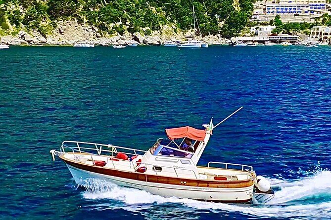 3-hour private boat tour of the island of Capri - The Experience: Comfort, Guides, and Overall Value