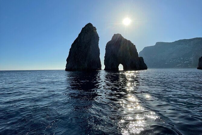 3 hour private boat tour on the island of Capri - Key Points