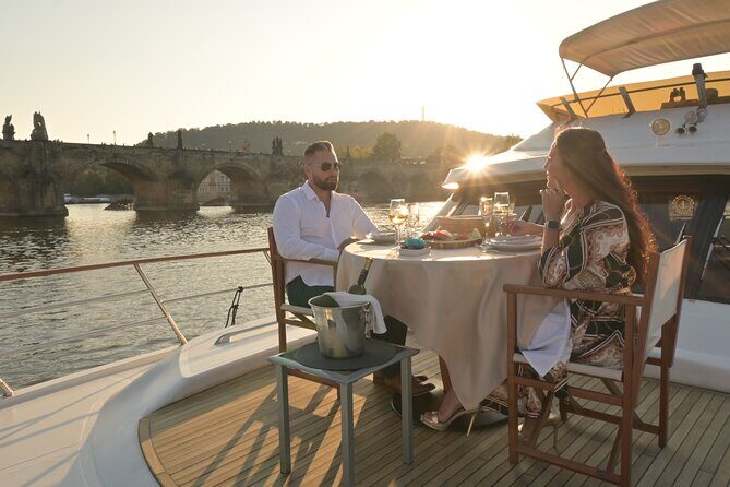 3-hour private cruise in Prague for 10 people - FAQs