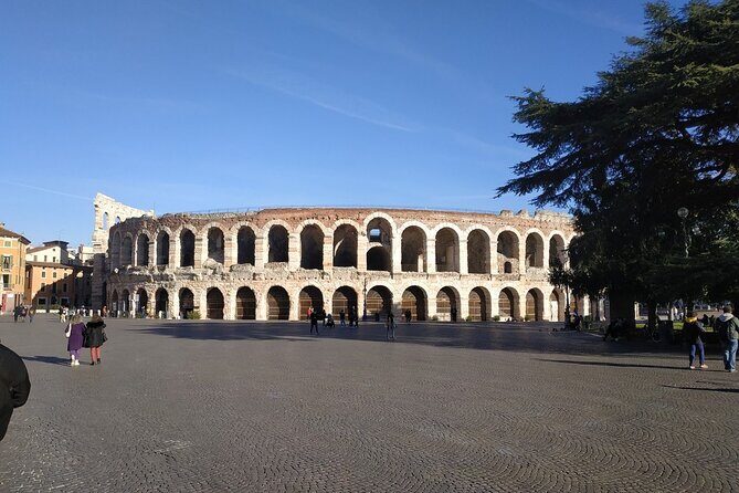 3-Hour Walking Tour with Guide Discovering Verona - What the Reviews Say