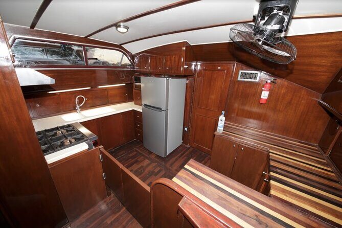 3 Hours - 53' Hatteras - Tulum, Playa Del Carmen, Riviera Maya - The Crew and Service