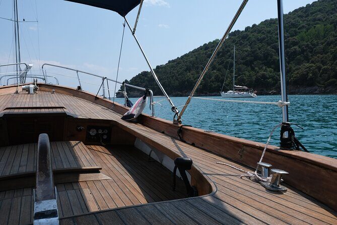 3 Hours Sunset Boat Tour to Golfo dei Poeti Shared - Practical Considerations