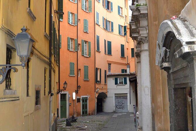 3 Hours Walking Tour with a Drink in Brescia Italy - The Experience and What to Expect