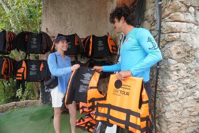 3 hr Pontoon Tour with access to Beach Club and Free Kayaks - FAQs