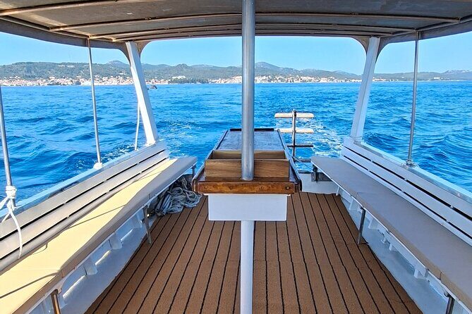 3 Island Tour Swim and Snorkel with Drinks on Traditional Boat - Wrapping It Up