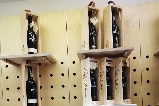 3 table wines & 5 Port wines + Tapas - Tasting the Wines: Port & Regional Table Wines