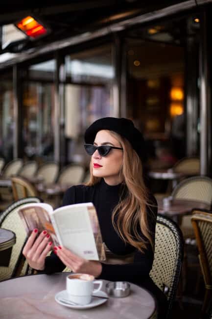 30 min Eiffel Tower Photosession with all photos edited - What to Expect from Your Photoshoot