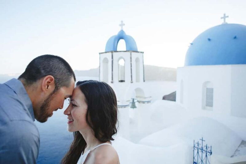 30 Photoshoot in Oia! 30 edited photos! Effortless & Fun! - Discovering Santorini’s Magic Through Your Lens