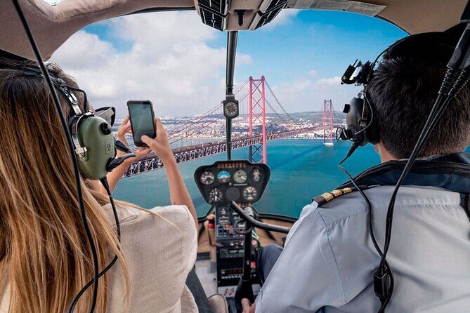 360º Lisbon: Helicopter Flight, Boat Trip and Old Town Walking - Starting Off: What to Expect on the Walking Tour