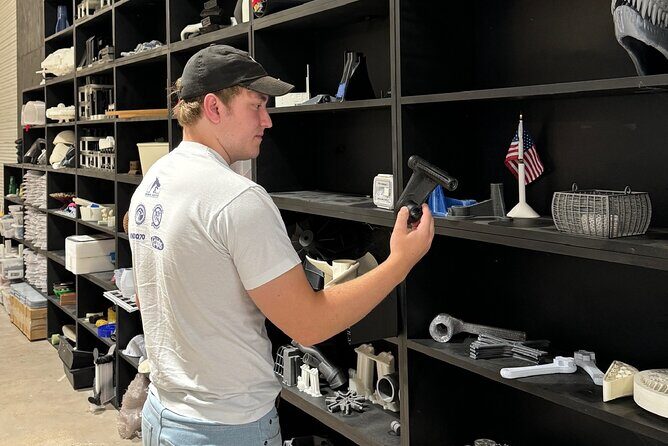 3D Printer Factory Tour plus 2 ft Tall Rocket! - Key Points