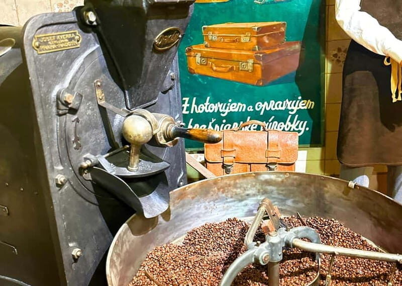 3h Jewish Tour: Synagogue, Castle, Gingerbread & Snaps - Key Points