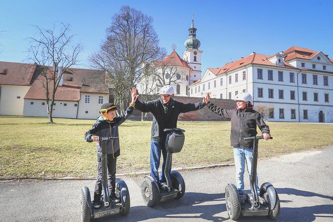 3h Small-Group Segway Tour & Free Taxi Transport with PragueWay - FAQ