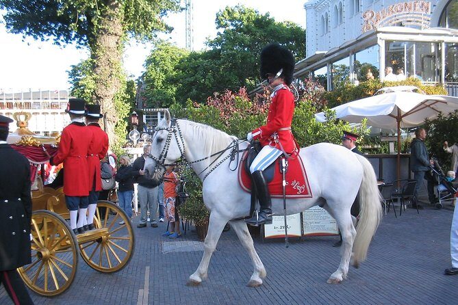 3h walking tour, small group max 10 people Copenhagen - What Does the Tour Cover?