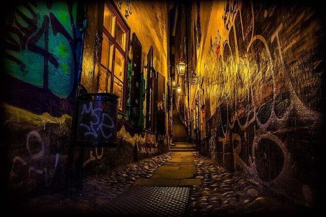 3h walking tour, small group max 10 people Stockholm - What to Expect from the Stockholm Walking Tour