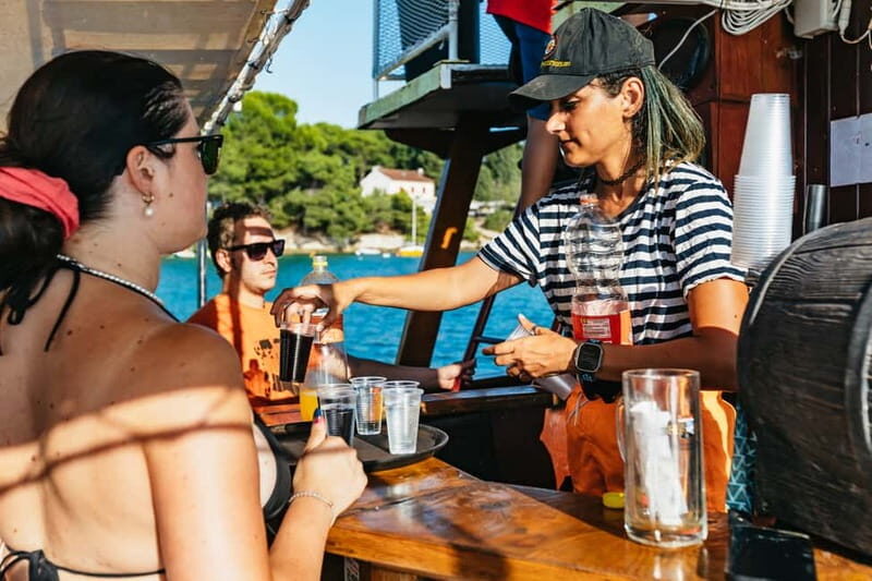 3hours Dolphin Sunset watching with unlimited drinks +dinner - FAQ