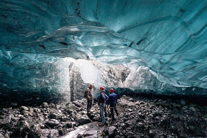 4-Day Iceland: Golden Circle, South Coast, Volcano Hike & Northern Lights - Day 3: Glacier Hiking and Fjadrargljufur Canyon