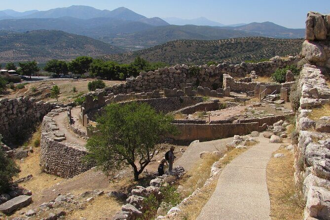 4-Day Private Peloponnese, Delphi and Meteora Tour from Athens - FAQs