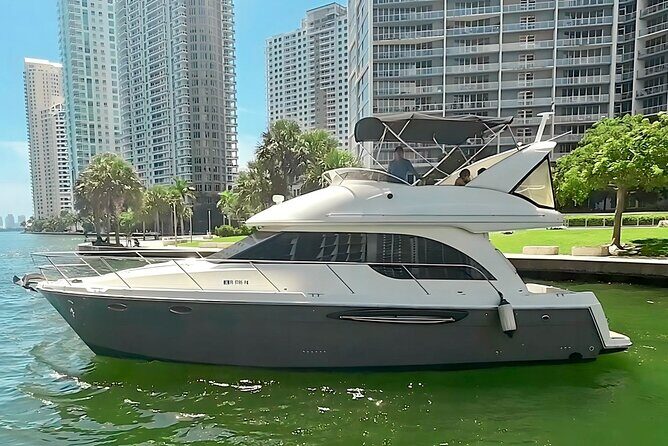 4-Hour 42 Meridian Yacht Rental with Captain in Miami Florida - Setting the Scene: What’s Included & How It Works