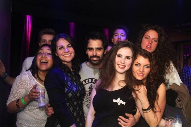 4-hour Guided Porto Pub Crawl with 6 drinks and VIP CLUBentry - Key Points