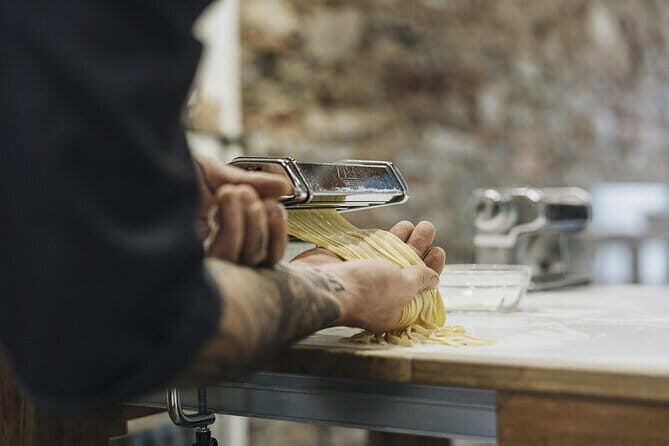 4 Hours Market Tour and Guided Pasta Cooking Class in Florence - Key Points