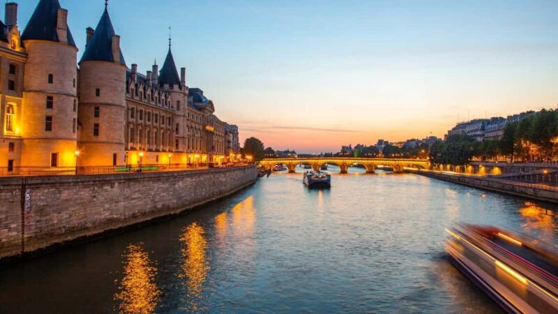 4 hours Paris Private Tour with hotel pickup & drop - Why This Tour Might Be Worth It