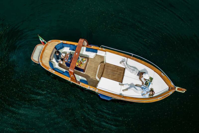 4 Hours Private Boat Touron Como Lake, Bellagio: (Wood Boat) - Key Points