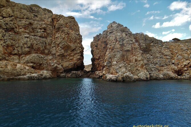 4 hours VIP Private Cruise with 9-meter Luxury Inflatable Boat with Skipper - Frequently Asked Questions