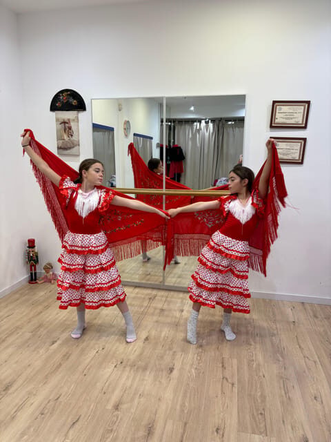 45 minutes flamenco dance class for family in Málaga - An Honest Look at the Flamenco Family Class in Málaga