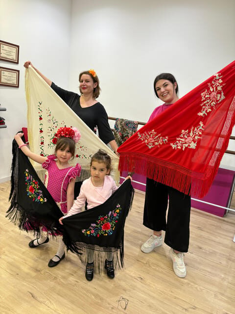 45 minutes flamenco dance class for family in Málaga - FAQ