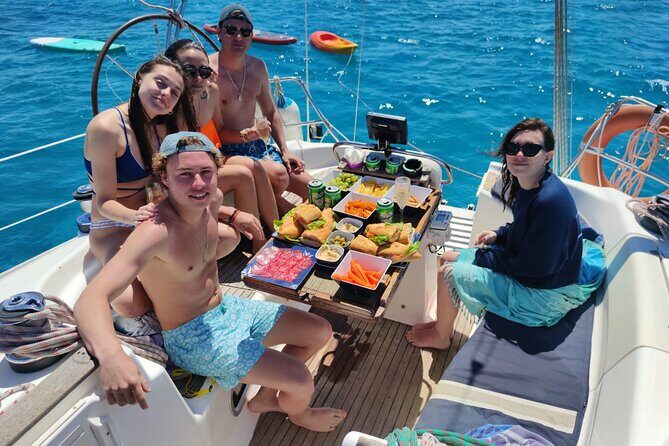 4h - Extended Private Sailing Tour around the Lobos Island - FAQs