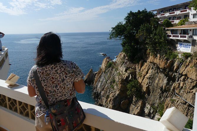 4Hrs Small Group Half Day City Tour with Lunch at High Divers - Who Should Consider This Tour?