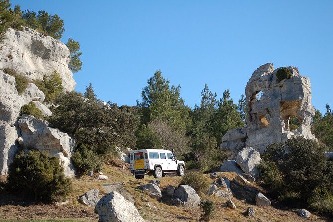 4x4 safari - 4h Alpilles Provence - Departure from Arles - An In-Depth Look at the Tour