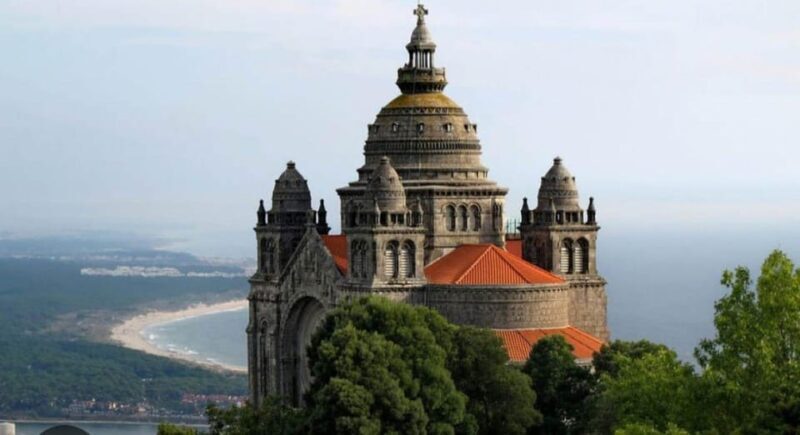 4x4 & Vinho Verde with transportation for the activity - FAQs