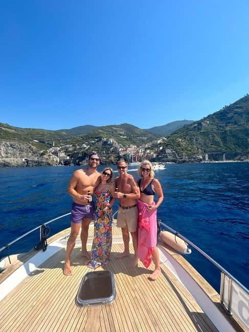 5 LANDS LUXURY BOAT TOUR - The Downside