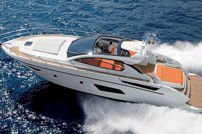 52' Azimut Yacht Charter - Key Points