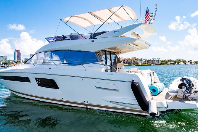 52-feet All Inclusive Flybridge Yacht Rental in Miami - The Sum Up